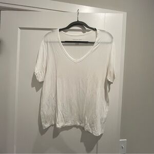 American Eagle white v-neck